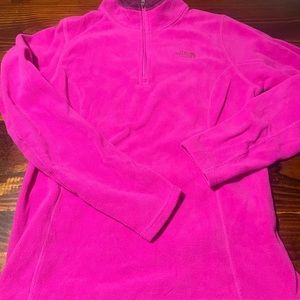 The North Fave 1/4 zip pullover size Medium